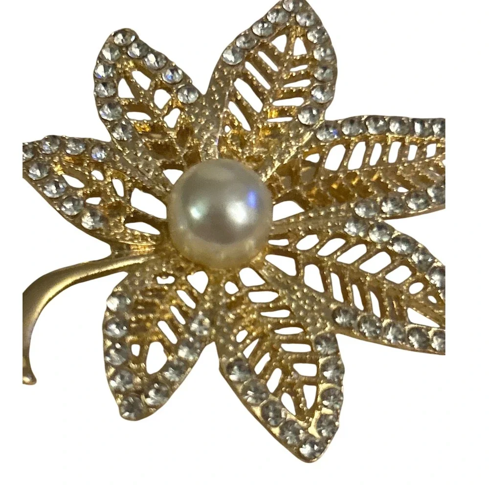 Gold Tone Leaf Brooch Faux Pearl Rhinestone‎ Filigree Floral Pin Vintage Style